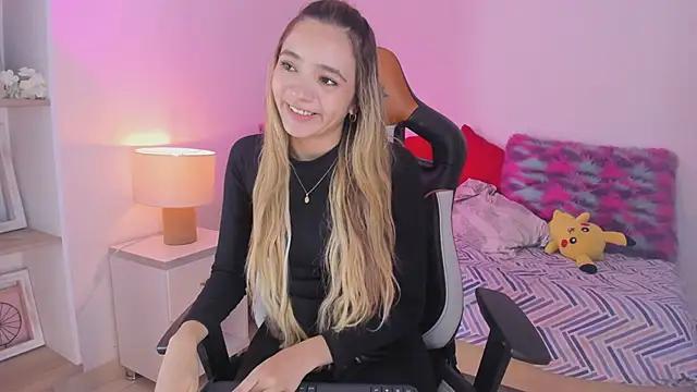 Check-out your craziest wishes with our pick of gaming cams models, featuring big knockers, round tails and tight twats.