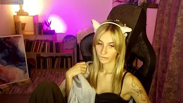 Check-out your craziest wishes with our pick of gaming cams models, featuring big knockers, round tails and tight twats.