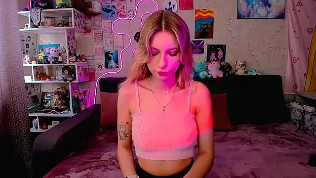 Check-out your craziest wishes with our pick of gaming cams models, featuring big knockers, round tails and tight twats.