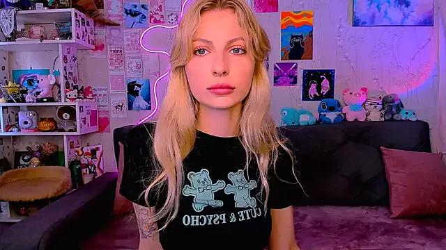 Check-out your craziest wishes with our pick of gaming cams models, featuring big knockers, round tails and tight twats.