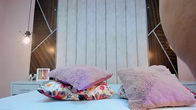 Mariana-Torres from StripChat is Freechat