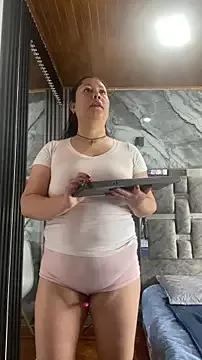 Marianasmitt from StripChat is Freechat