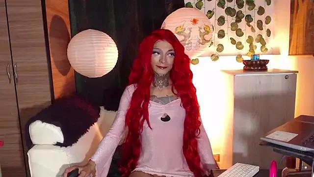 Check-out your craziest wishes with our pick of gaming cams models, featuring big knockers, round tails and tight twats.