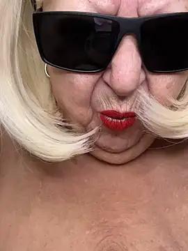 mariannecox from StripChat is Freechat