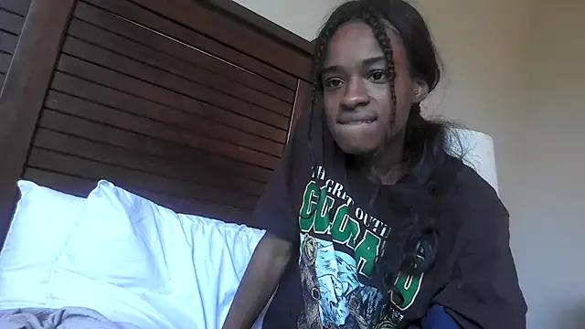 Marlowlovee from StripChat is Freechat