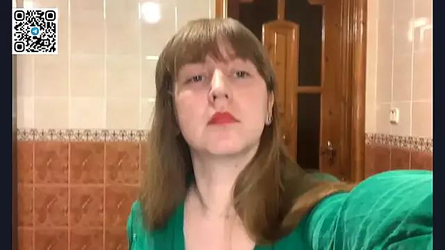 MaroonMoon_ from StripChat is Freechat