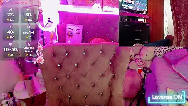 Check-out your craziest wishes with our pick of gaming cams models, featuring big knockers, round tails and tight twats.