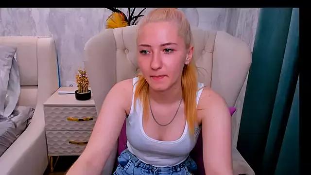 Check-out your craziest wishes with our pick of gaming cams models, featuring big knockers, round tails and tight twats.
