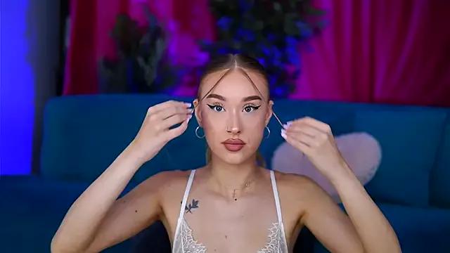 Check-out your craziest wishes with our pick of gaming cams models, featuring big knockers, round tails and tight twats.