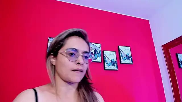 MarylinVega1 from StripChat is Freechat
