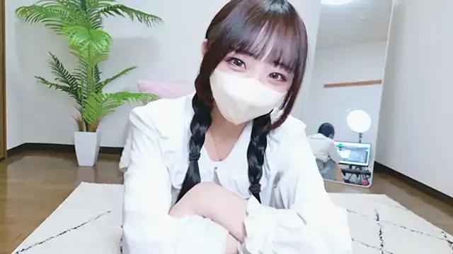 Mashiro-chan from StripChat is Freechat