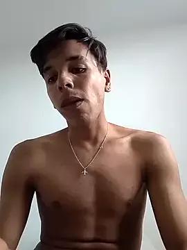 mattsummer from StripChat is Freechat