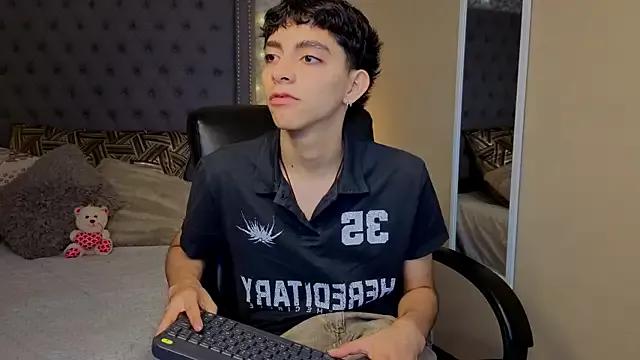 Matty_Sparkk from StripChat is Freechat
