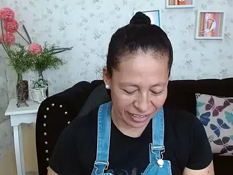 mature_martina from StripChat is Freechat