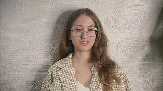 MaureenChill from StripChat is Freechat