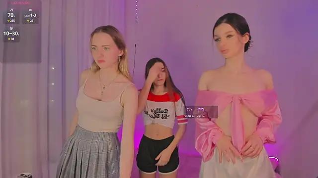 Check-out your craziest wishes with our pick of gaming cams models, featuring big knockers, round tails and tight twats.