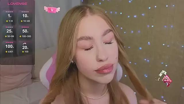 maya_lolly from StripChat is Freechat