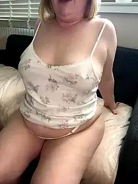Maya_R from StripChat is Freechat