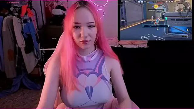 Check-out your craziest wishes with our pick of gaming cams models, featuring big knockers, round tails and tight twats.