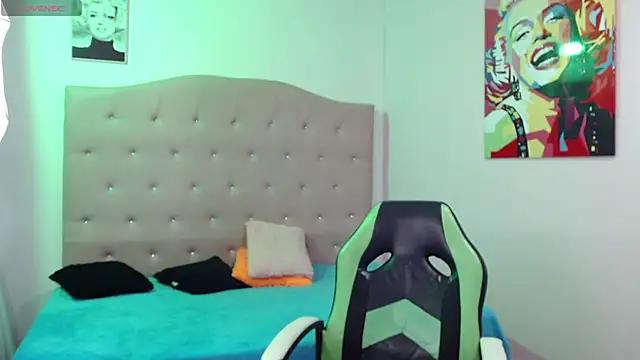 Check-out your craziest wishes with our pick of gaming cams models, featuring big knockers, round tails and tight twats.