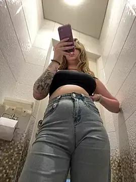 Check-out your craziest wishes with our pick of gaming cams models, featuring big knockers, round tails and tight twats.