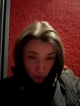 MayaVonDe from StripChat is Freechat