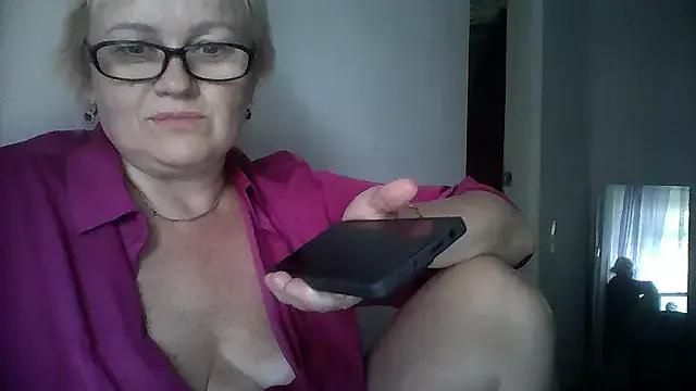 Mayya4321 from StripChat