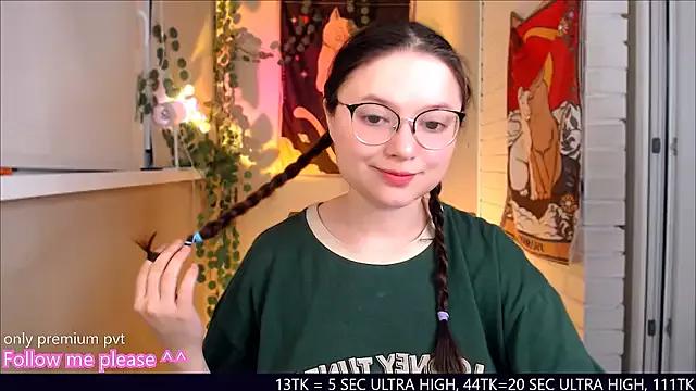 me__hanna from StripChat is Freechat