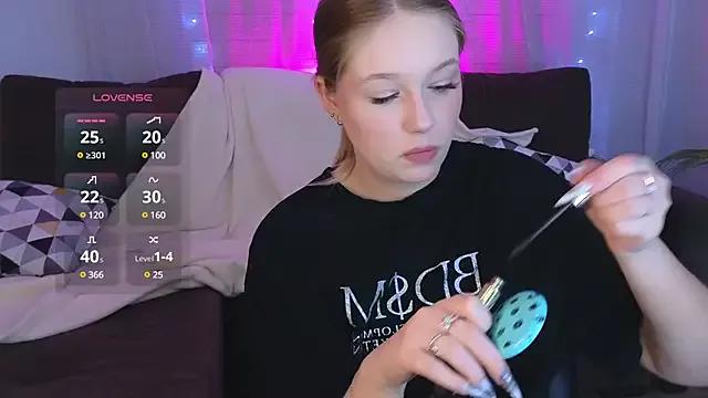 Me_michelle from StripChat is Freechat
