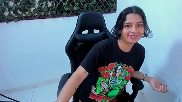 Megan_Whitte from StripChat is Freechat
