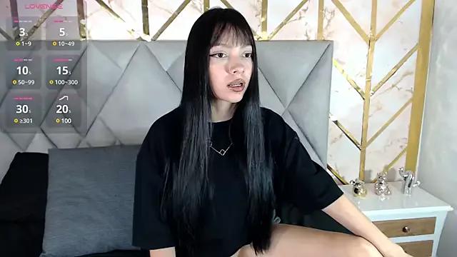 MeganLuxx from StripChat is Freechat