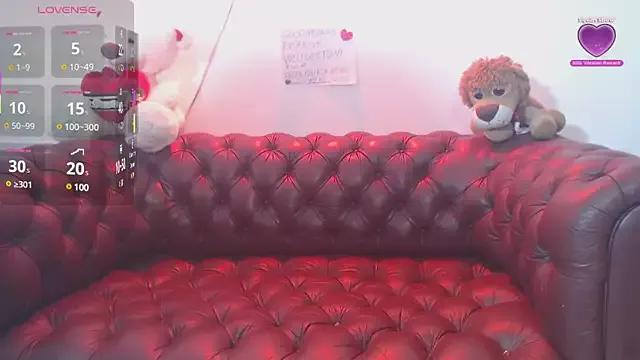 Check-out your craziest wishes with our pick of gaming cams models, featuring big knockers, round tails and tight twats.
