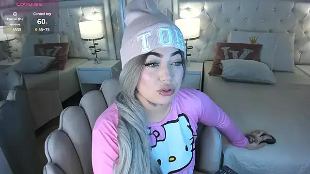 MeganStar__ from StripChat is Freechat