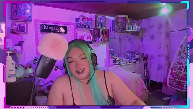 Check-out your craziest wishes with our pick of gaming cams models, featuring big knockers, round tails and tight twats.