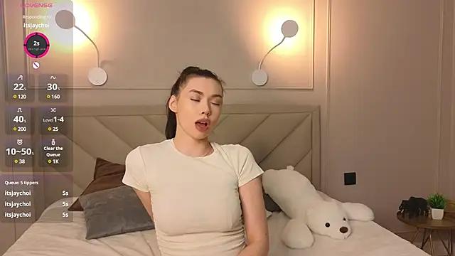 Check-out your craziest wishes with our pick of gaming cams models, featuring big knockers, round tails and tight twats.