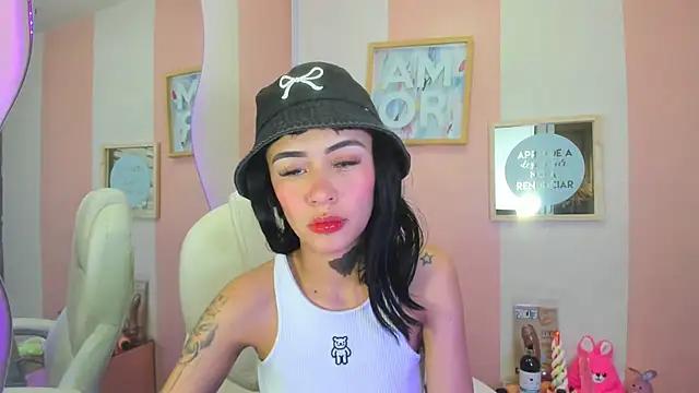 Check-out your craziest wishes with our pick of gaming cams models, featuring big knockers, round tails and tight twats.