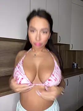 Check-out your craziest wishes with our pick of gaming cams models, featuring big knockers, round tails and tight twats.