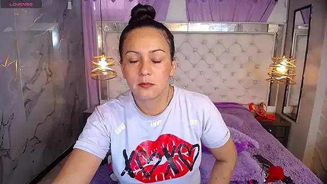 Check-out your craziest wishes with our pick of gaming cams models, featuring big knockers, round tails and tight twats.