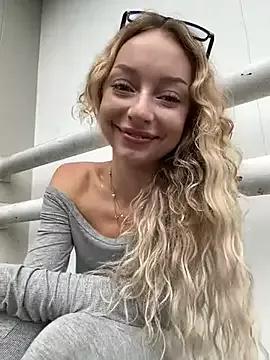 melissa_grr from StripChat is Freechat