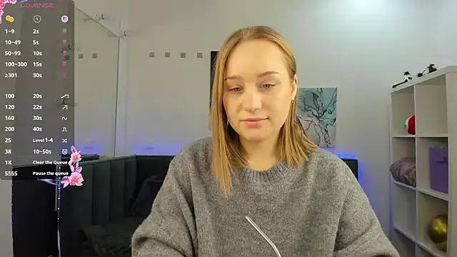 Check-out your craziest wishes with our pick of gaming cams models, featuring big knockers, round tails and tight twats.