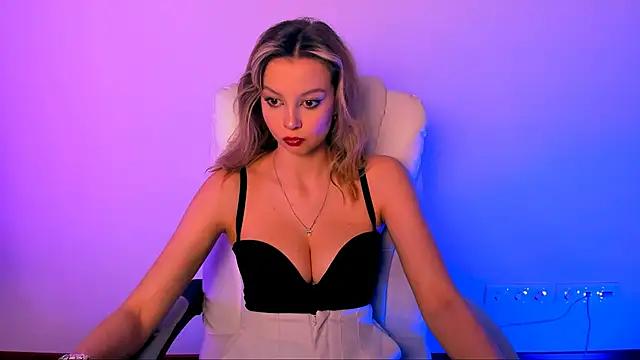 Check-out your craziest wishes with our pick of gaming cams models, featuring big knockers, round tails and tight twats.