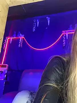 melody-dy from StripChat is Freechat