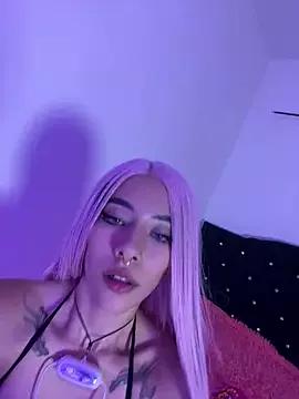 Check-out your craziest wishes with our pick of gaming cams models, featuring big knockers, round tails and tight twats.