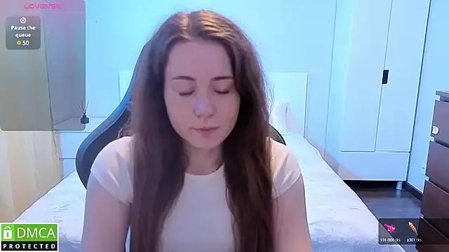 Mery_Moonn from StripChat is Freechat