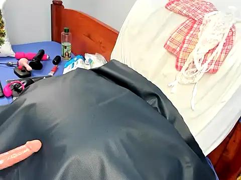 mesmerizing_princess from StripChat
