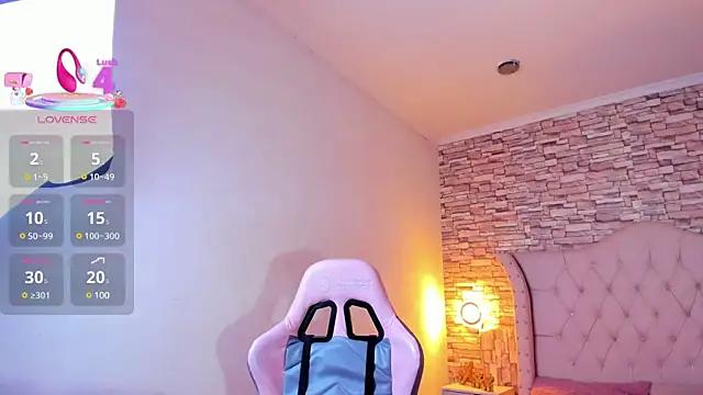 Check-out your craziest wishes with our pick of gaming cams models, featuring big knockers, round tails and tight twats.