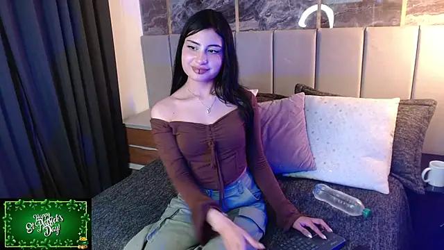 Check-out your craziest wishes with our pick of gaming cams models, featuring big knockers, round tails and tight twats.