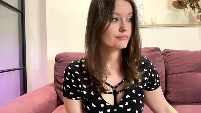 mia_shine_bright_wow from StripChat is Freechat