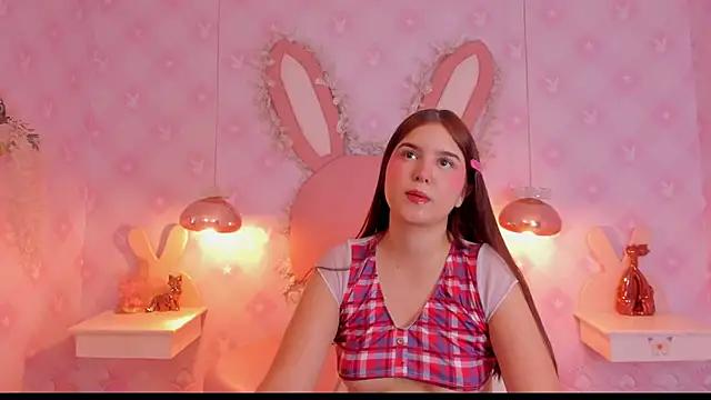 Check-out your craziest wishes with our pick of gaming cams models, featuring big knockers, round tails and tight twats.