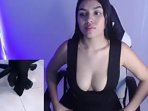 miakhalifa_latin from StripChat is Freechat